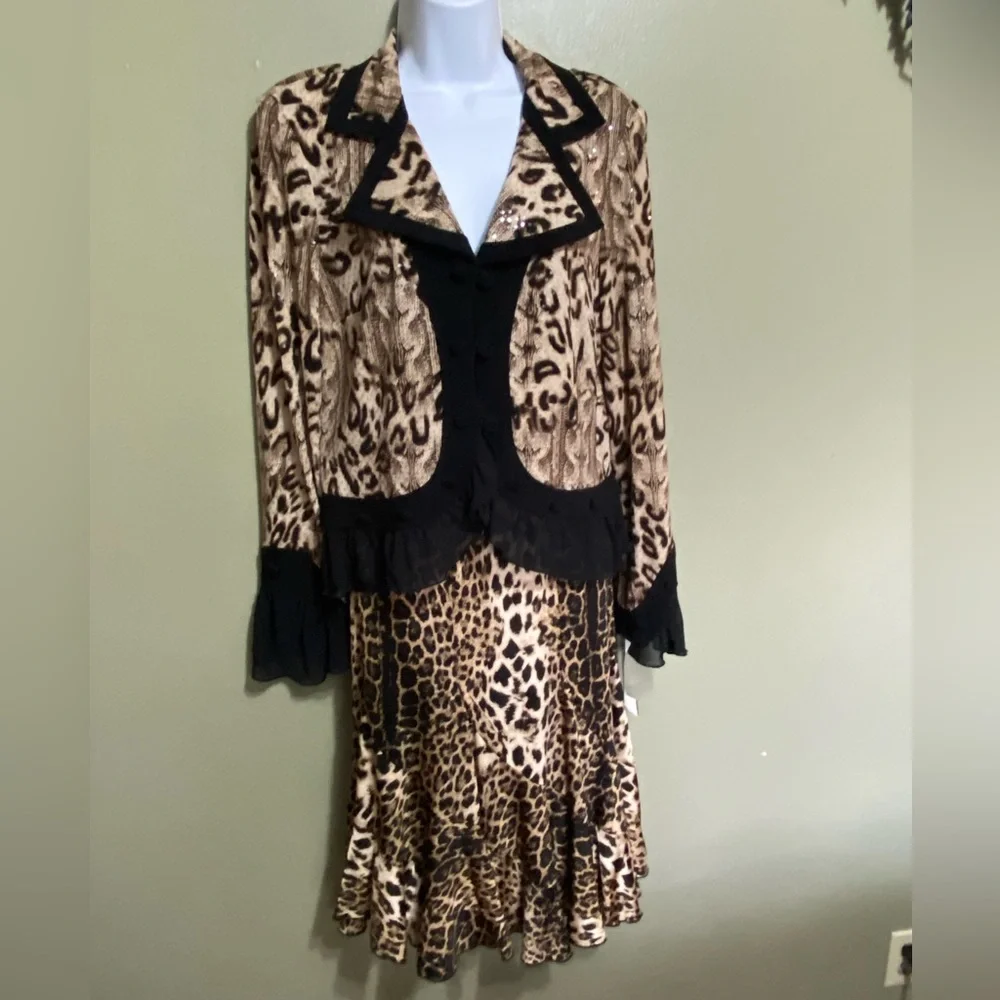 NWT Joseph Ribkoff Cheetah Blouse and Skirt Set, Size‎ 12